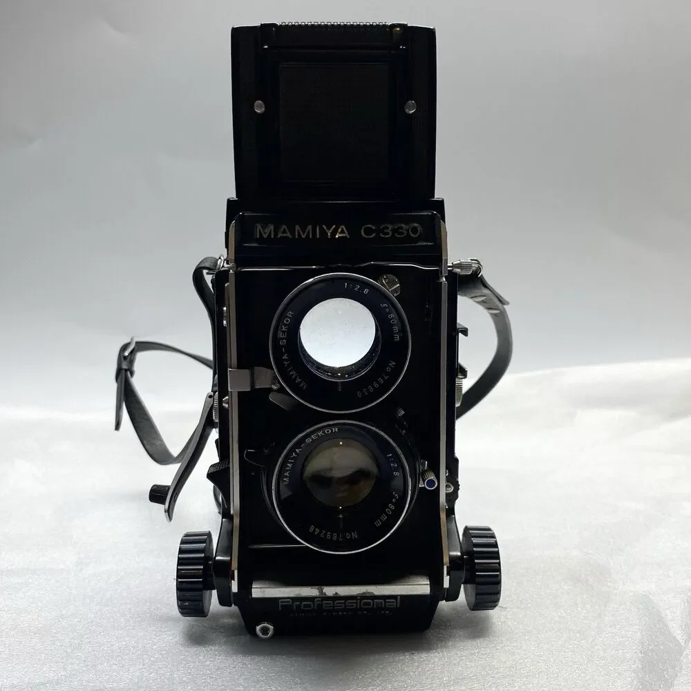 Mamiya C330 Professional with 80mm Blue-dot Lens Waist-Level Finder